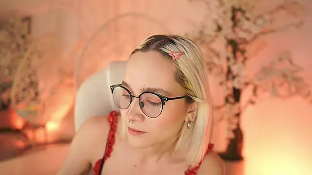 Snapshot of DalahiaRush chatting on 02.07.25 DalahiaRush online show from 02.07.25