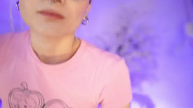 Snapshot of DalahiaRush chatting on 02.21.25 DalahiaRush online show from 02.21.25