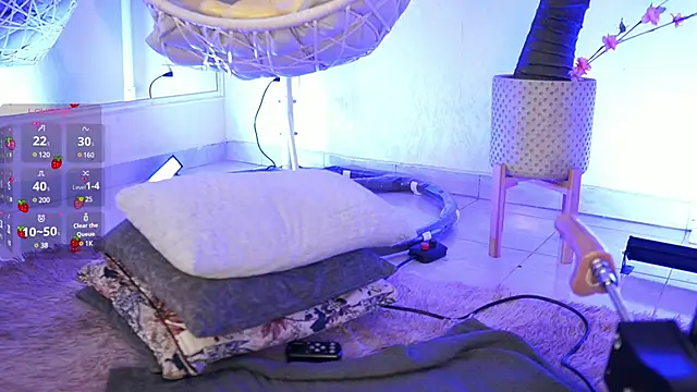 Snapshot of DalahiaRush chatting on 02.28.25 DalahiaRush online show from 02.28.25