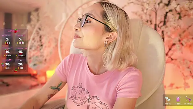 Snapshot of DalahiaRush chatting on 03.03.25 DalahiaRush online show from 03.03.25