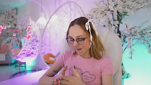 Snapshot of DalahiaRush chatting on 09.17.25 DalahiaRush online show from 09.17.25