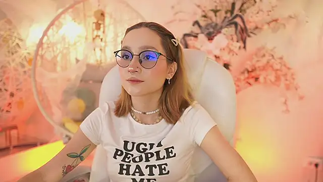 Snapshot of DalahiaRush chatting on 10.02.25 DalahiaRush online show from 10.02.25