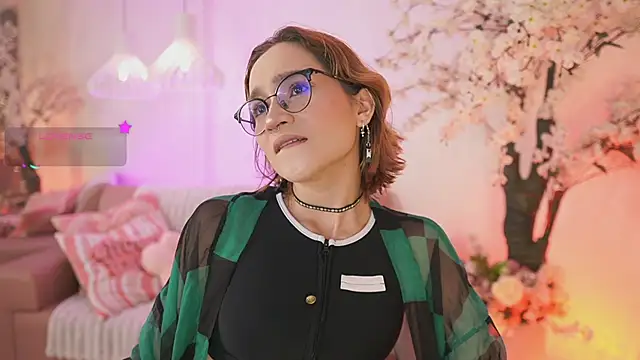 Snapshot of DalahiaRush chatting on 11.07.25 DalahiaRush online show from 11.07.25