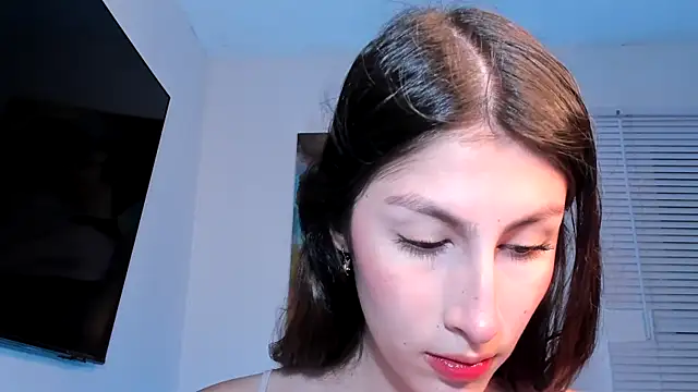 Snapshot of valeria_gonzales_ chatting on 12.17.24 valeria gonzales online show from 12.17.24