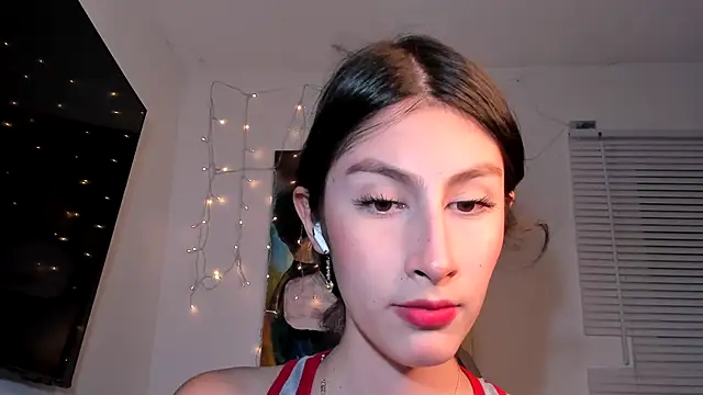 Snapshot of valeria_gonzales_ chatting on 12.30.24 valeria gonzales online show from 12.30.24