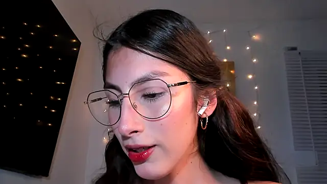 Snapshot of valeria_gonzales_ chatting on 01.08.25 valeria gonzales online show from 01.08.25