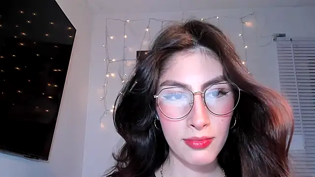 Snapshot of valeria_gonzales_ chatting on 01.11.25 valeria gonzales online show from 01.11.25