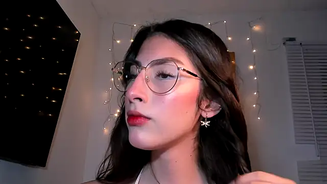 Snapshot of valeria_gonzales_ chatting on 01.11.25 valeria gonzales online show from 01.11.25