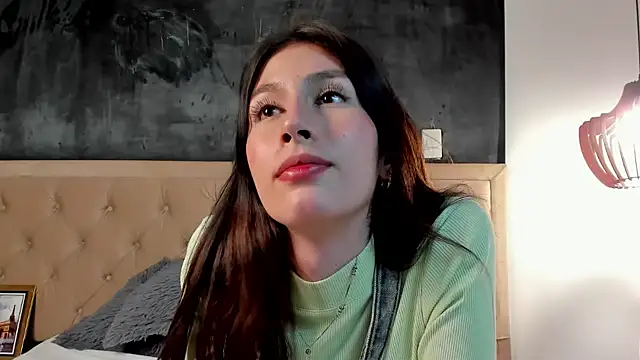 Snapshot of valeria_gonzales_ chatting on 02.04.25 valeria gonzales online show from 02.04.25