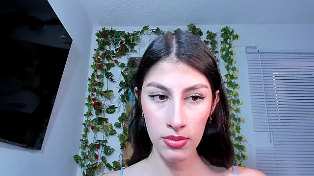 Snapshot of valeria_gonzales_ chatting on 02.18.25 valeria gonzales online show from 02.18.25