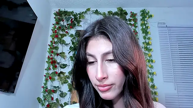 Snapshot of valeria_gonzales_ chatting on 02.20.25 valeria gonzales online show from 02.20.25