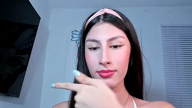 Snapshot of valeria_gonzales_ chatting on 03.08.25 valeria gonzales online show from 03.08.25