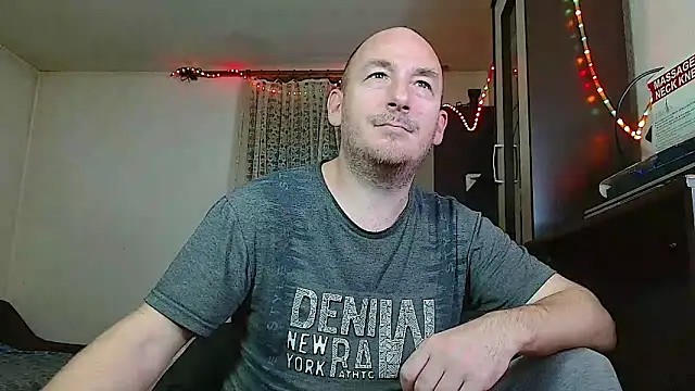 Snapshot of Johan___Barker chatting on 12.13.24 Johan   Barker online show from 12.13.24