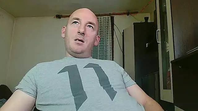 Snapshot of Johan___Barker chatting on 12.29.24 Johan   Barker online show from 12.29.24