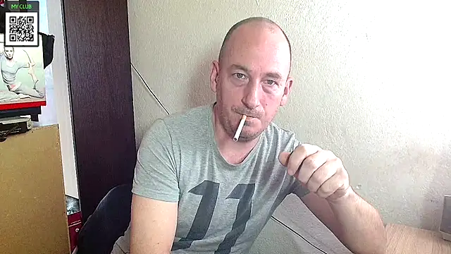 Snapshot of Johan___Barker chatting on 02.10.25 Johan   Barker online show from 02.10.25