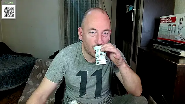 Snapshot of Johan___Barker chatting on 03.10.25 Johan   Barker online show from 03.10.25