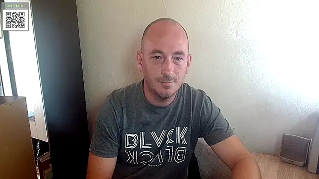 Snapshot of Johan___Barker chatting on 09.11.25 Johan   Barker online show from 09.11.25