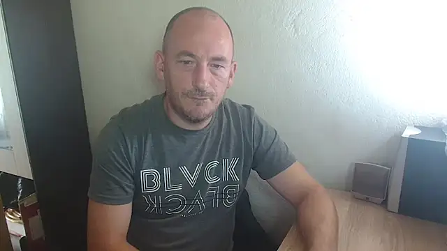 Snapshot of Johan___Barker chatting on 09.30.25 Johan   Barker online show from 09.30.25