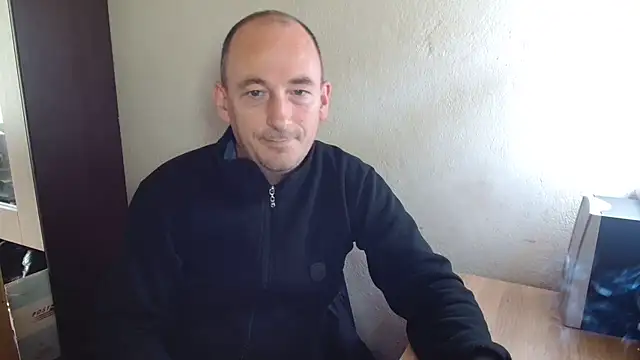 Snapshot of Johan___Barker chatting on 10.09.25 Johan   Barker online show from 10.09.25