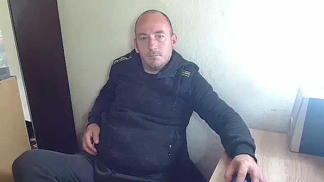 Snapshot of Johan___Barker chatting on 10.28.25 Johan   Barker online show from 10.28.25