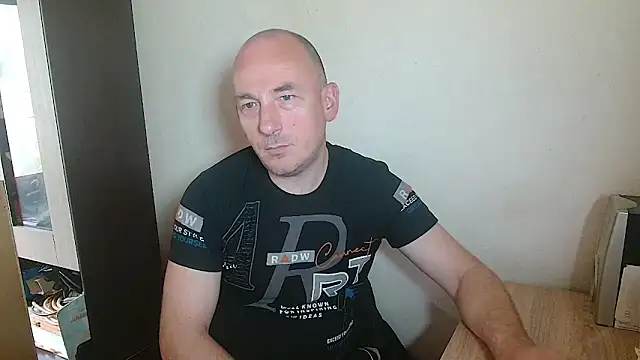 Snapshot of Johan___Barker chatting on 04.01.26 Johan Barker online show from 04.01.26