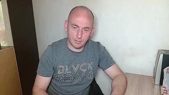Snapshot of Johan___Barker chatting on 04.21.26 Johan Barker online show from 04.21.26