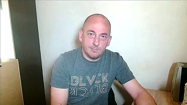 Snapshot of Johan___Barker chatting on 04.24.26 Johan Barker online show from 04.24.26