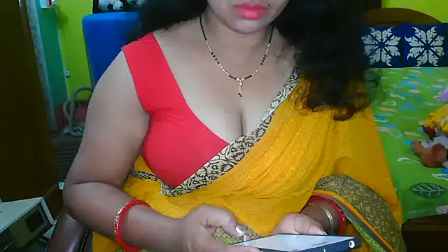 Snapshot of Anushka_21 chatting on 03.08.25 Anushka 21 online show from 03.08.25