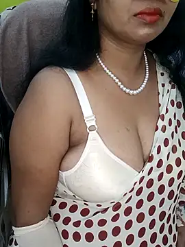 Snapshot of Anushka_21 chatting on 10.12.25 Anushka 21 online show from 10.12.25