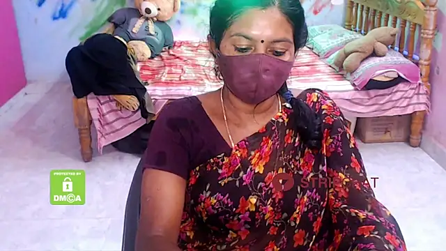 Snapshot of Novapol chatting on 01.03.25 Novapol online show from 01.03.25