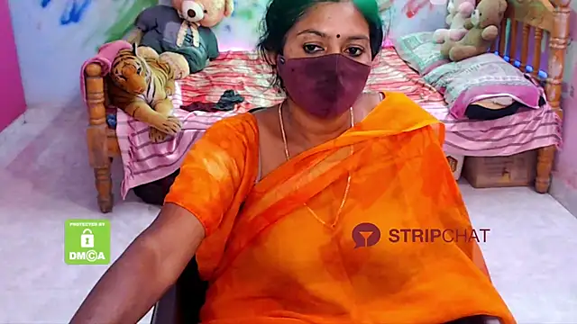 Snapshot of Novapol chatting on 01.05.25 Novapol online show from 01.05.25