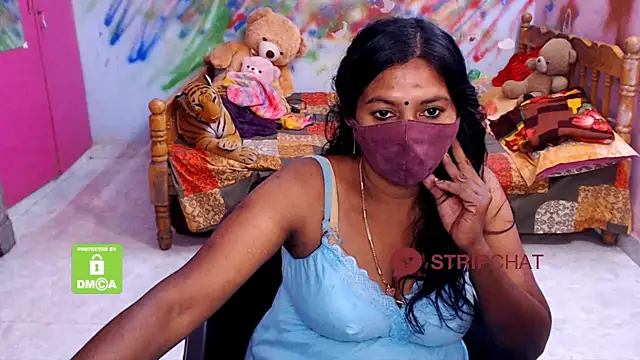 Snapshot of Novapol chatting on 03.07.25 Novapol online show from 03.07.25