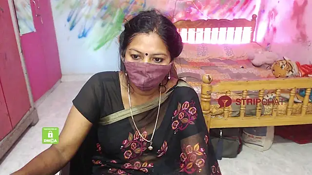 Snapshot of Novapol chatting on 09.25.25 Novapol online show from 09.25.25