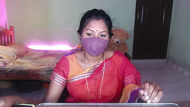 Snapshot of Novapol chatting on 05.20.26 Novapol online show from 05.20.26