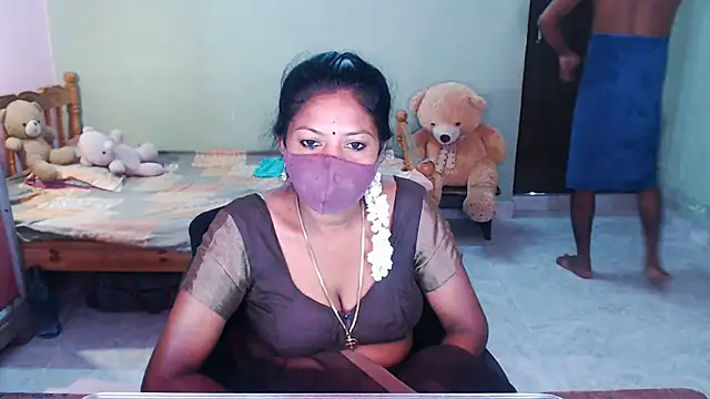Snapshot of Novapol chatting on 06.13.26 Novapol online show from 06.13.26