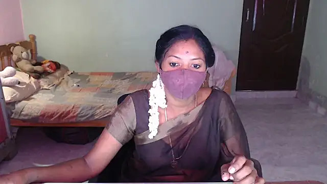 Snapshot of Novapol chatting on 06.14.26 Novapol online show from 06.14.26