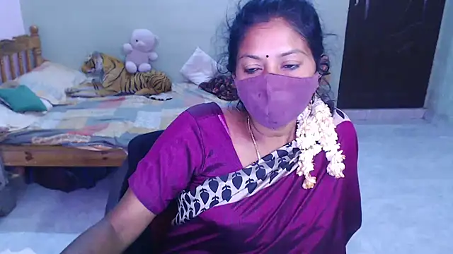 Snapshot of Novapol chatting on 07.02.26 Novapol online show from 07.02.26