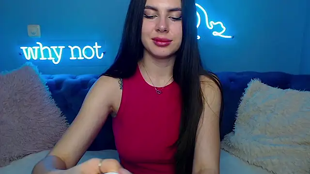 Snapshot of ViollinaLove chatting on 01.28.25 ViollinaLove online show from 01.28.25