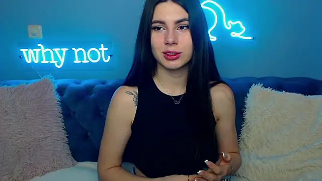 Snapshot of ViollinaLove chatting on 02.03.25 ViollinaLove online show from 02.03.25