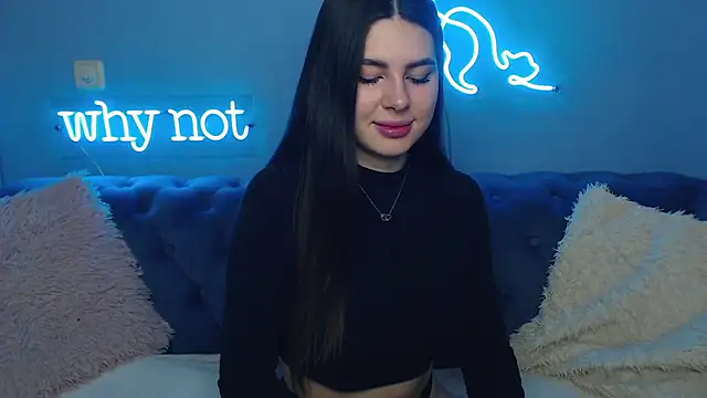 Snapshot of ViollinaLove chatting on 02.04.25 ViollinaLove online show from 02.04.25