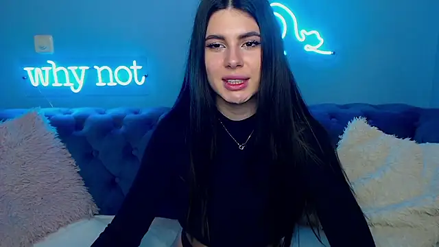 Snapshot of ViollinaLove chatting on 02.04.25 ViollinaLove online show from 02.04.25