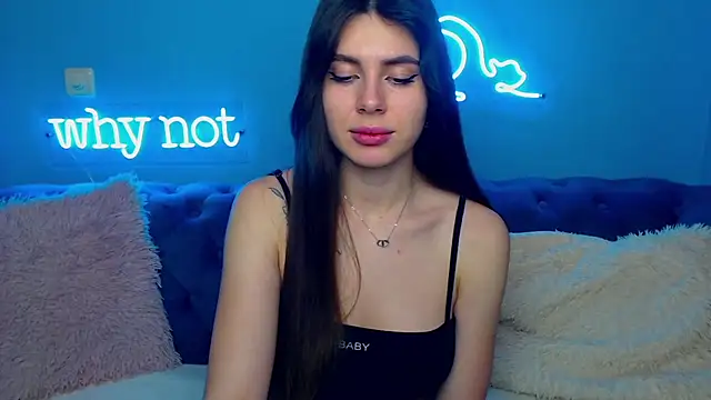 Snapshot of ViollinaLove chatting on 02.07.25 ViollinaLove online show from 02.07.25