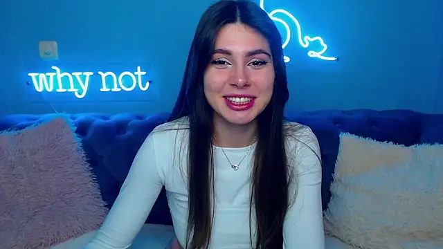 Snapshot of ViollinaLove chatting on 02.08.25 ViollinaLove online show from 02.08.25