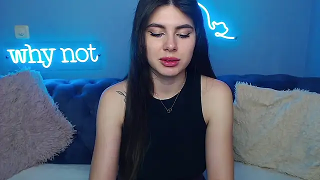 Snapshot of ViollinaLove chatting on 02.09.25 ViollinaLove online show from 02.09.25