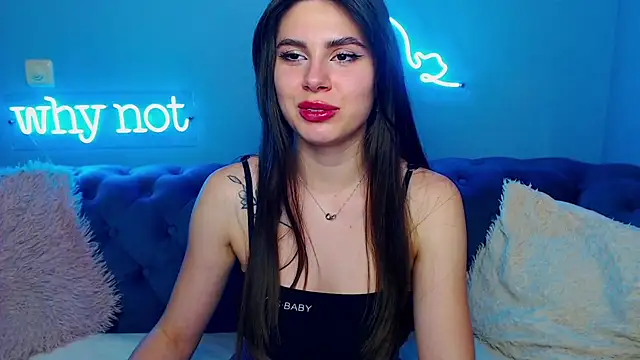 Snapshot of ViollinaLove chatting on 02.11.25 ViollinaLove online show from 02.11.25