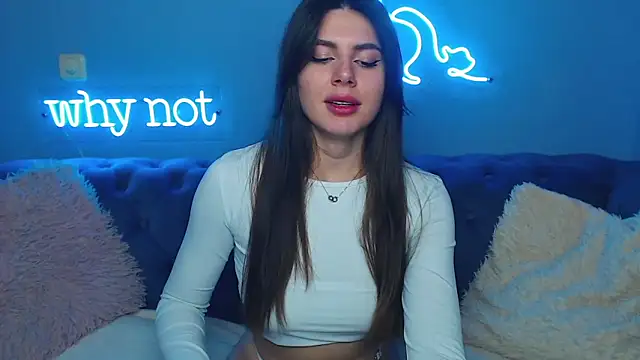 Snapshot of ViollinaLove chatting on 02.15.25 ViollinaLove online show from 02.15.25