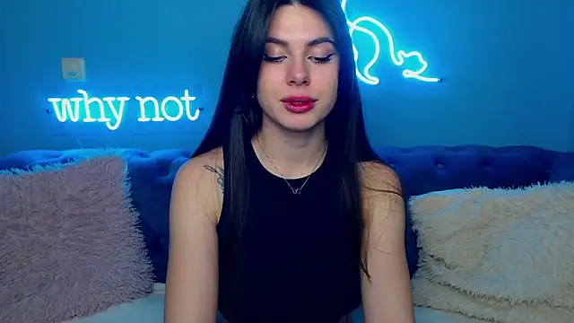 Snapshot of ViollinaLove chatting on 02.16.25 ViollinaLove online show from 02.16.25