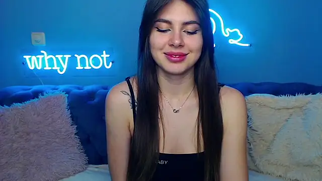 Snapshot of ViollinaLove chatting on 02.18.25 ViollinaLove online show from 02.18.25