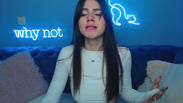 Snapshot of ViollinaLove chatting on 02.22.25 ViollinaLove online show from 02.22.25