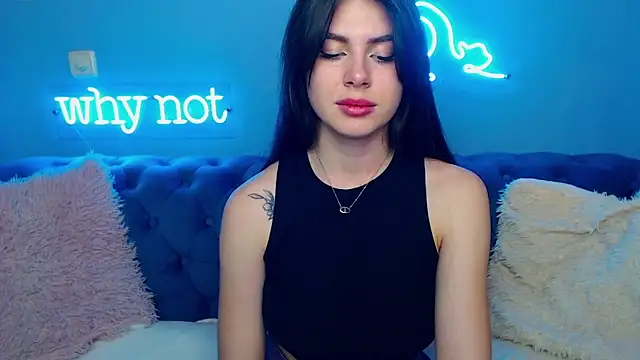 Snapshot of ViollinaLove chatting on 02.24.25 ViollinaLove online show from 02.24.25